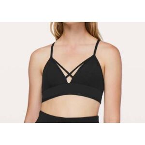 Lululemon Radiant Rhapsody strappy Bra
Black size 6